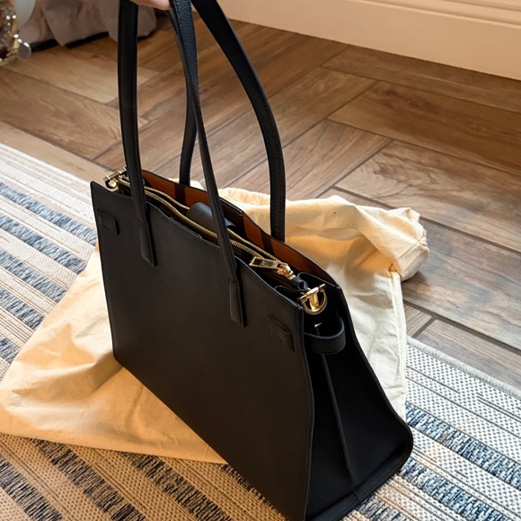 Quince Black Leather Purse - Picture 2 of 14